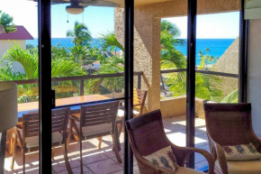 Downtown Kona Condo with Pool Access Walk to Beach!